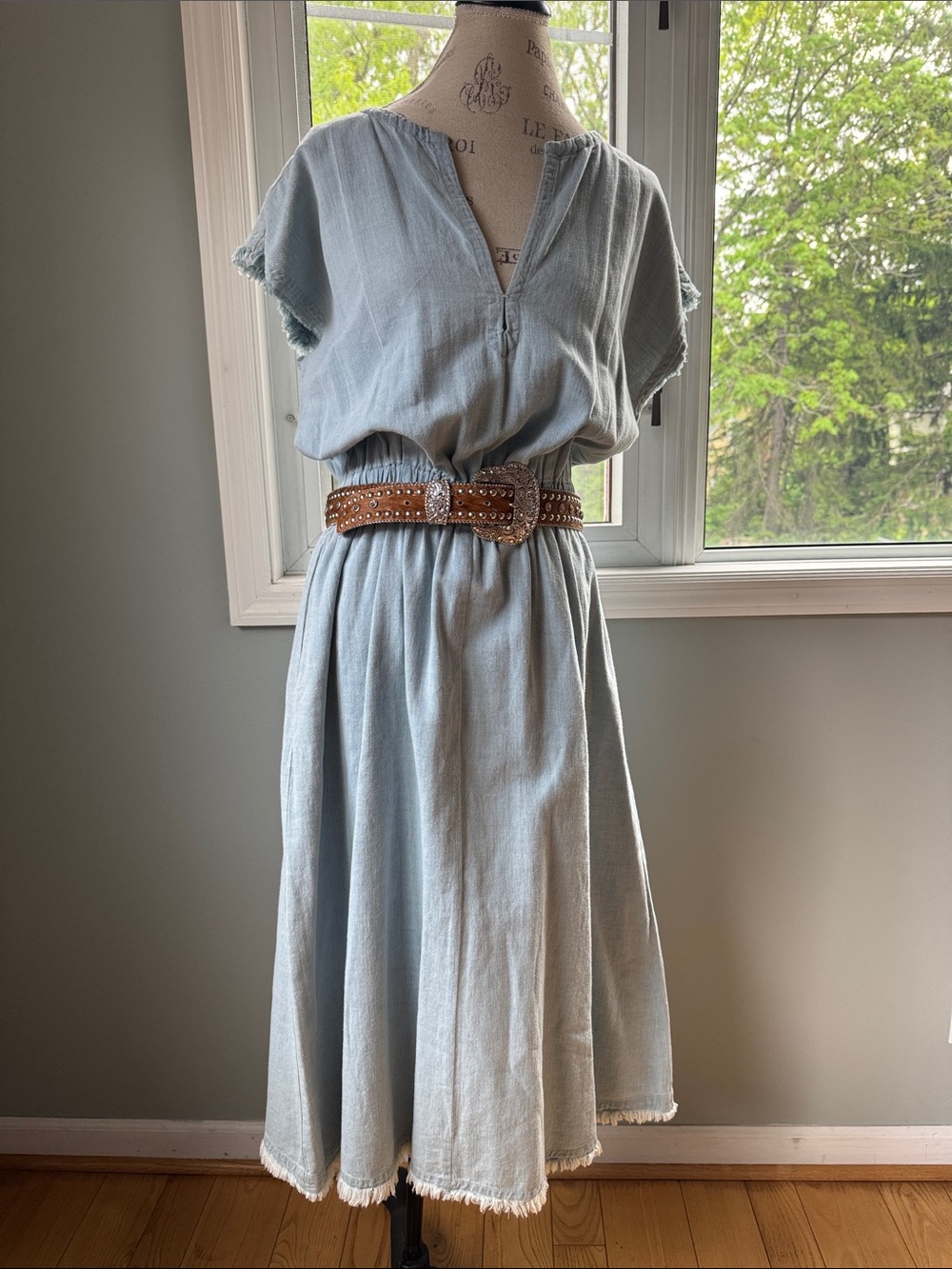 Masscob light was denim sleeveless midi dress raw hems large